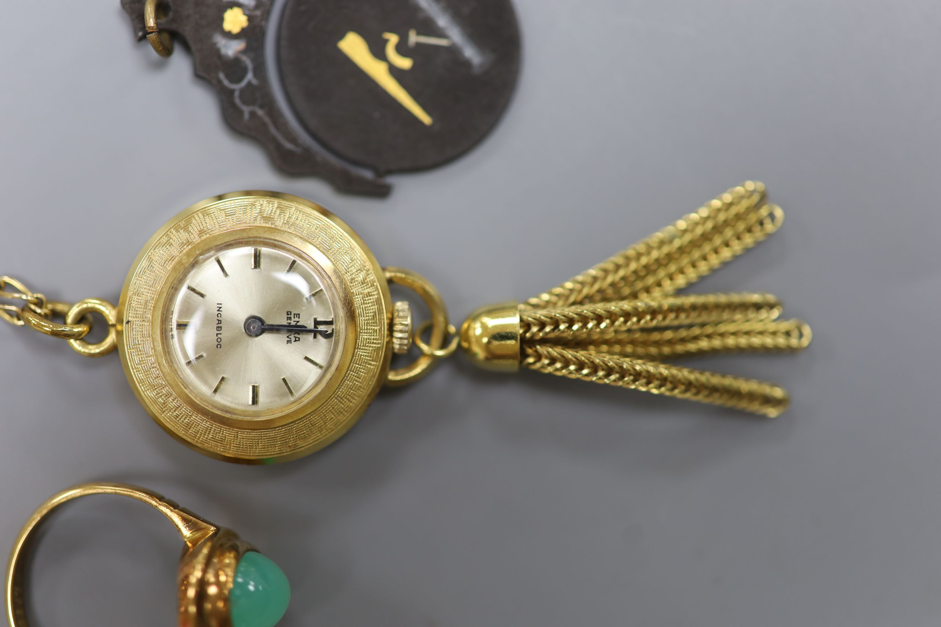 A 9ct and cameo shell ring, a 9ct and chrysoprase ring, a bar brooch, pendant and gilt metal pendant watch on a 9ct chain